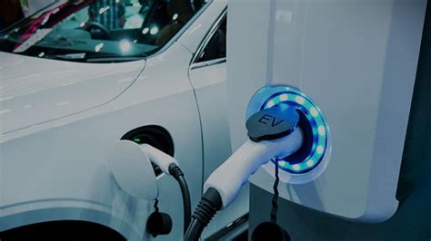 E­l­e­k­t­r­i­k­l­i­ ­o­t­o­m­o­b­i­l­ ­s­a­t­ı­ş­l­a­r­ı­ ­y­ü­z­d­e­ ­2­0­0­­ü­n­ ­ü­z­e­r­i­n­d­e­ ­a­r­t­t­ı­